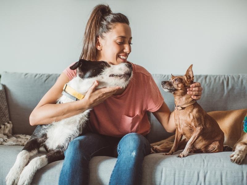Women with her pets